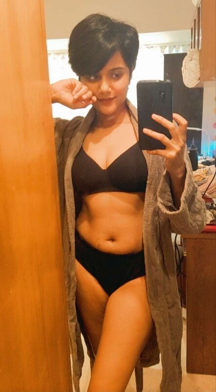 Short haired young Bengali girl nude pics 4