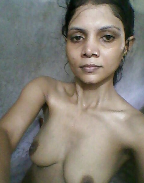 Skinny Desi Wife Selfie Nude Pictures for her WhatsApp friend 11