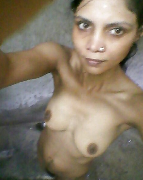 Skinny Desi Wife Selfie Nude Pictures for her WhatsApp friend 2