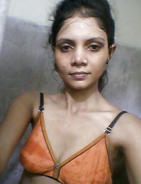 Skinny Desi Wife Selfie Nude Pictures for her WhatsApp friend 6