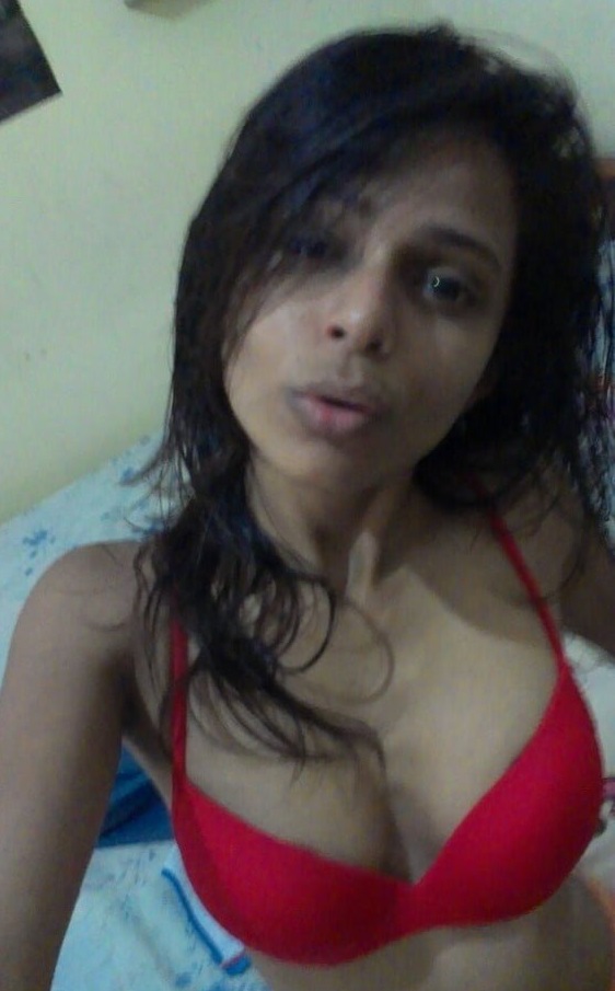 Skinny Indian girl nude pics 2