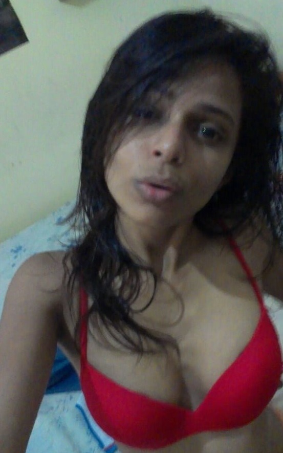 Skinny Indian girl nude pics 3