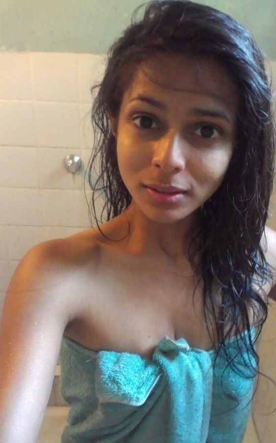 Skinny Indian girl nude pics 4