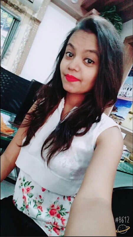 Slim girl figure size 34B and nude selfies exposed 2