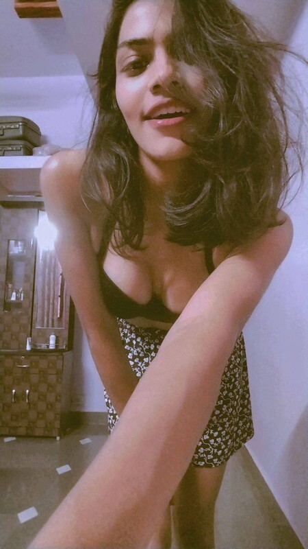 Slim girlfriend naked figure like a hot horse 1
