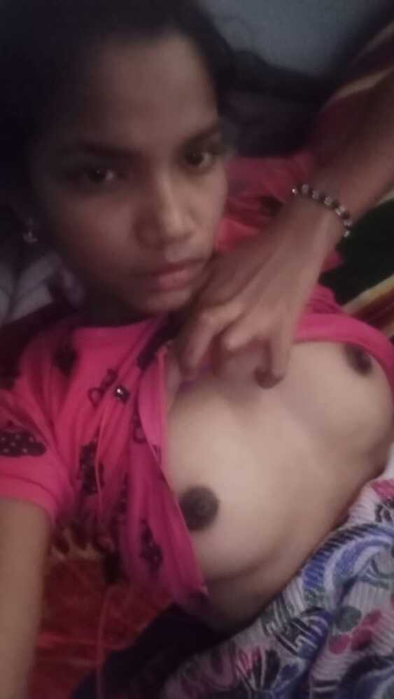 Slim Tamil college girl nude selfie pics 5