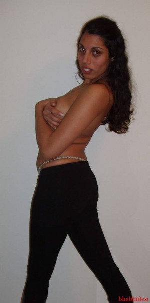 Slutty college girl seduces and poses for her lover in his room 14