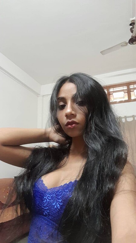 Snapchat girl naked in front of the mirror and selfies 1