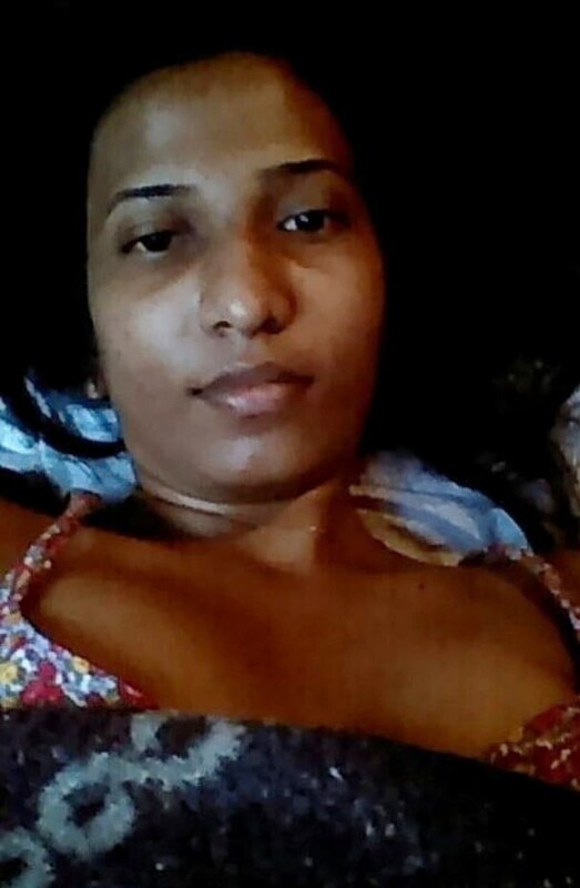 Sri Lankan girlfriend boobs show before sex pics 1