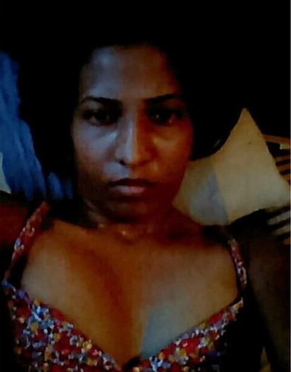 Sri Lankan girlfriend boobs show before sex pics 3