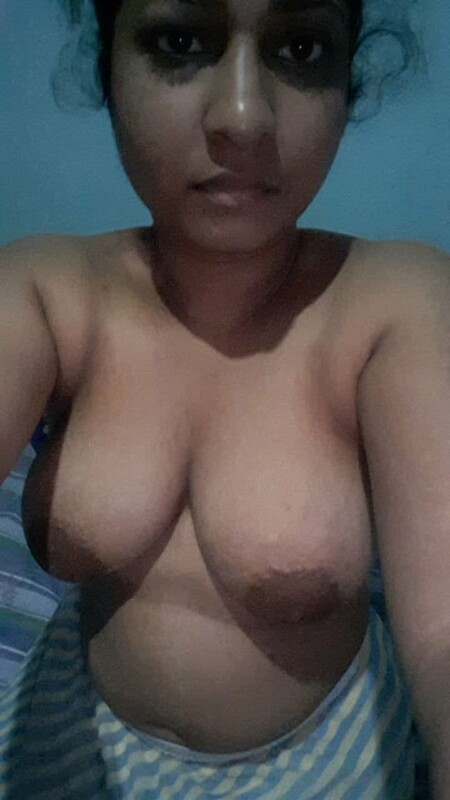 Sri Lankan office girl naked selfie photos 10