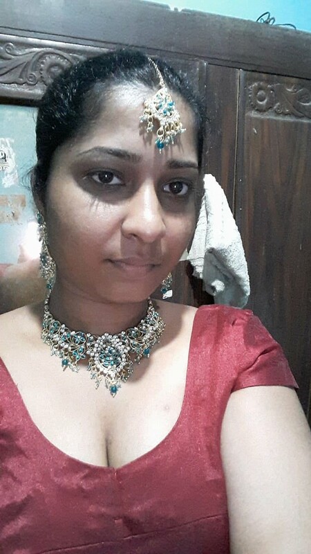 Sri Lankan office girl naked selfie photos 9