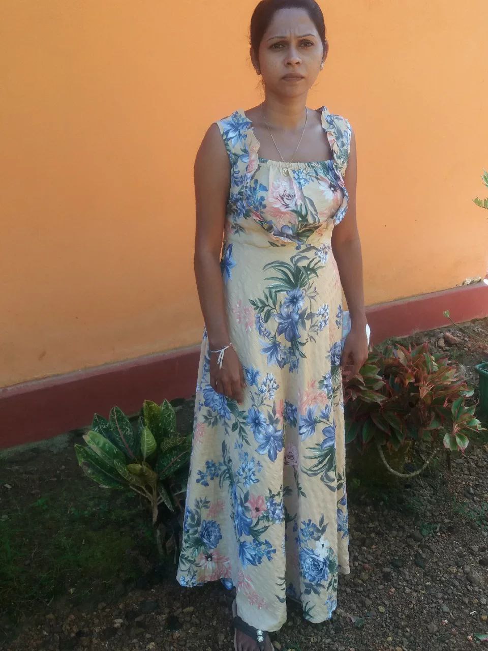 Srilankan aunty pussy needs sex pleasure 4