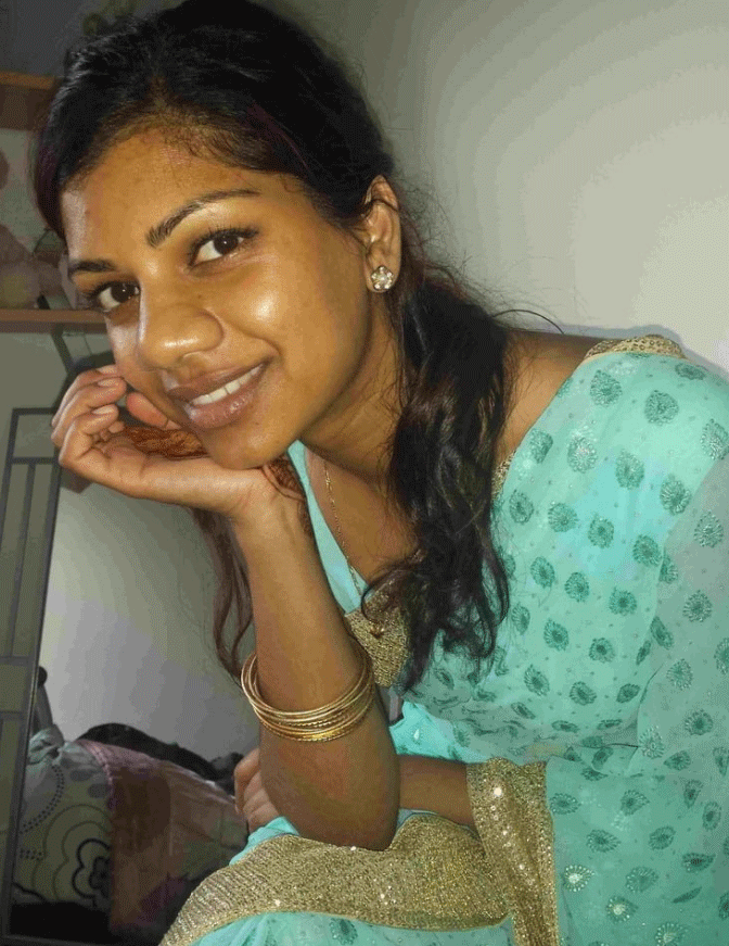 Srilankan College Babe nude photos shared across WhatsApp 1