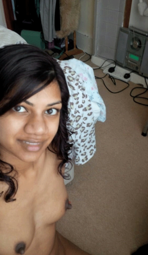 Srilankan College Babe nude photos shared across WhatsApp 8