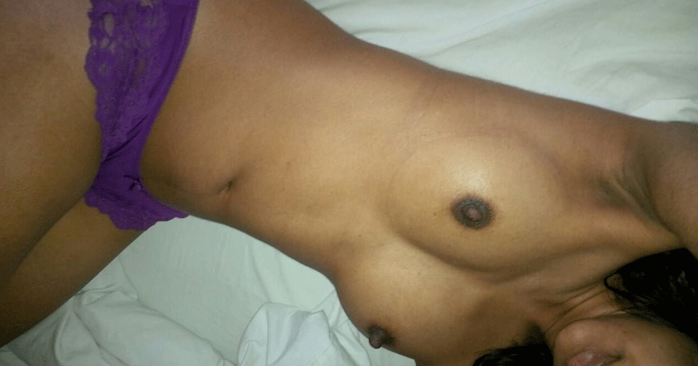 Srilankan College Babe nude photos shared across WhatsApp 9