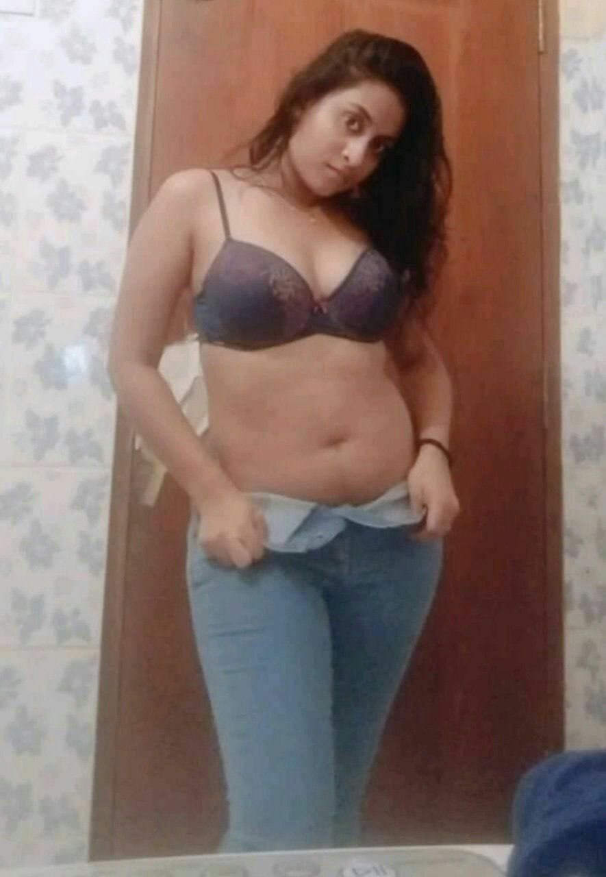 Srilankan girlfriend naked photos before sex 3