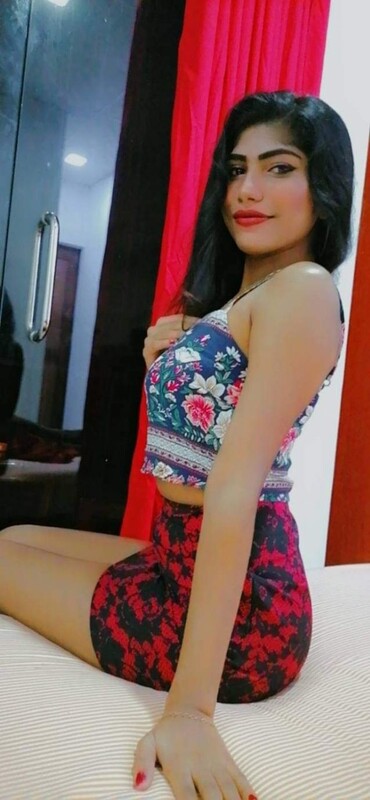 Srilankan sexy girl nude black and white photos 1
