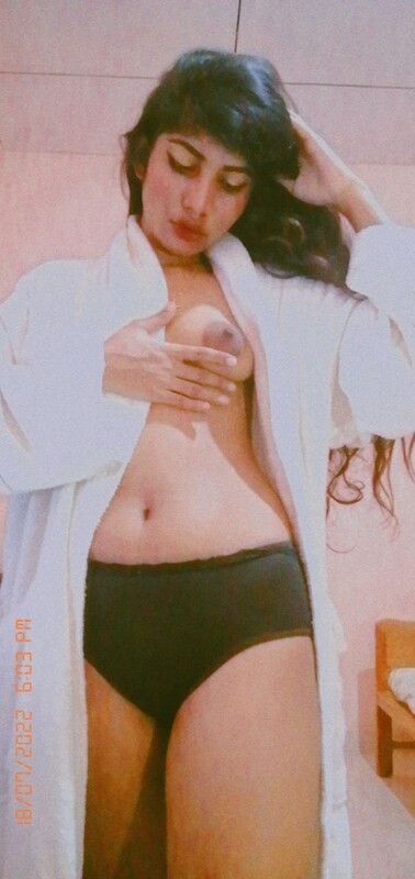 Srilankan sexy girl nude black and white photos 4