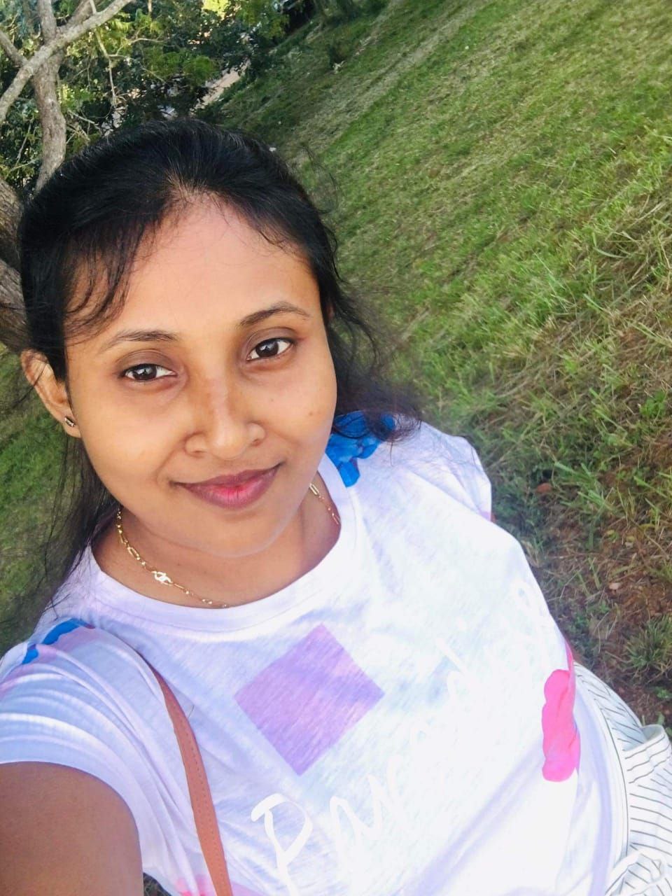 Srilankan University girl naked selfies released 4
