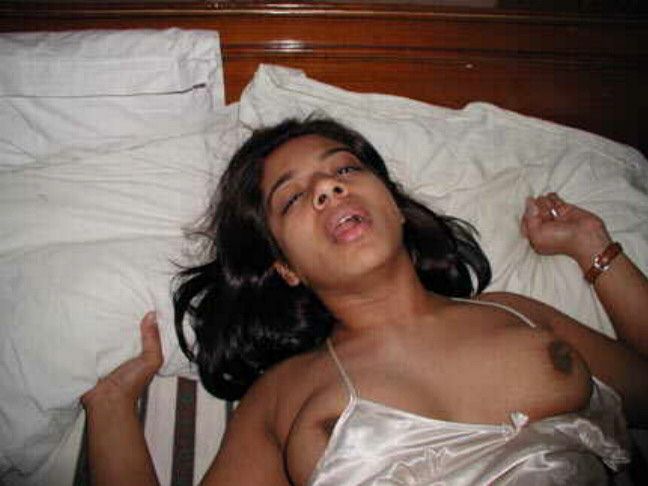Super hot Desi girl sex pics for FSI fans 9
