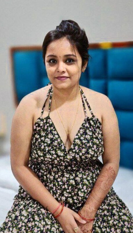 Super hot mallu office lady nude photos for manager 1