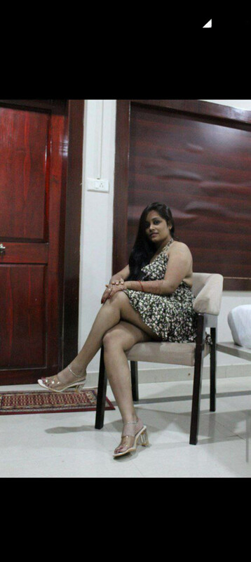 Super hot mallu office lady nude photos for manager 2