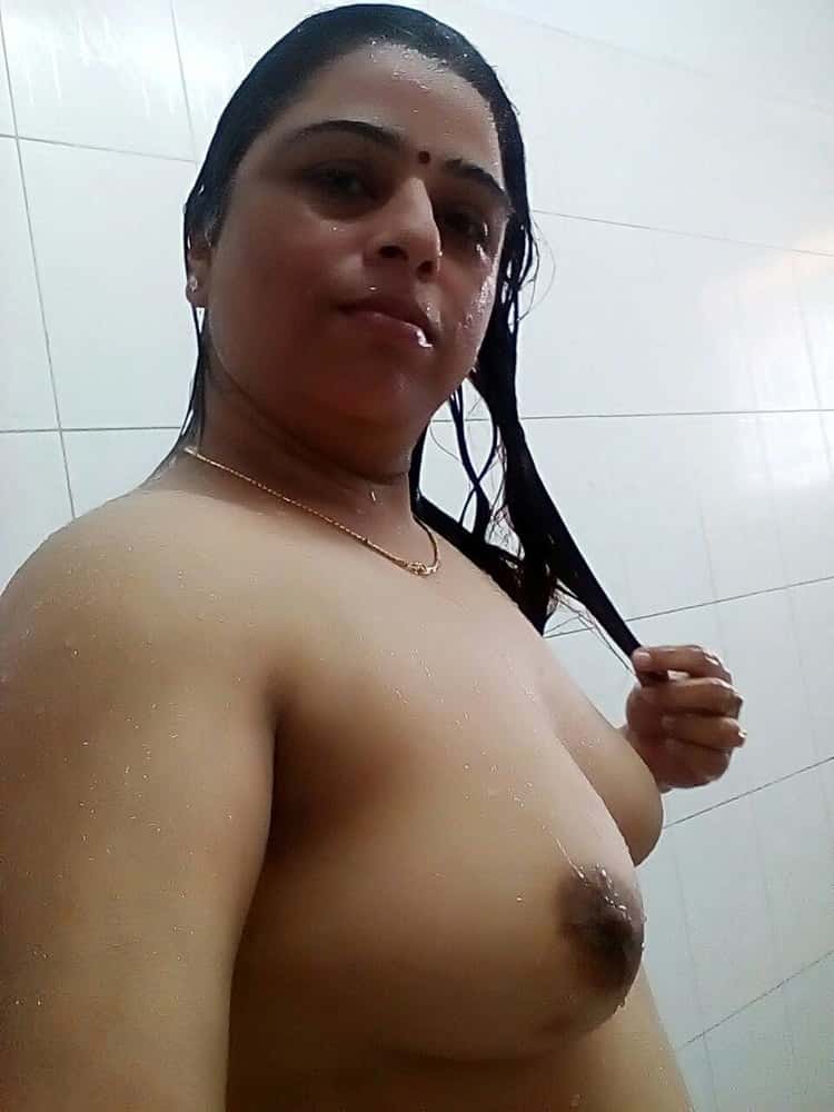 Super sexy Bhabhi photos 3