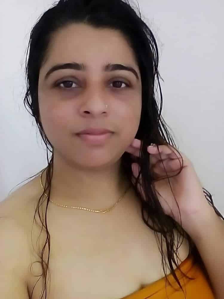 Super sexy Bhabhi photos 5