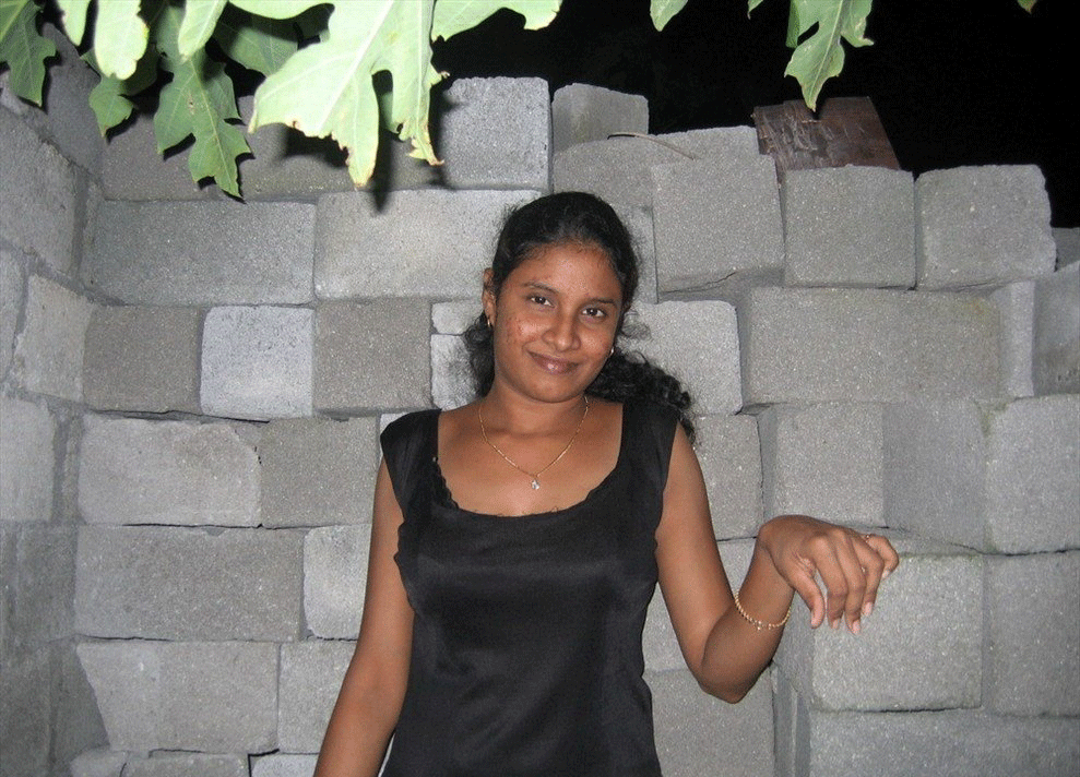 Tall Indian nude girl in the outdoors with her boyfriend 6