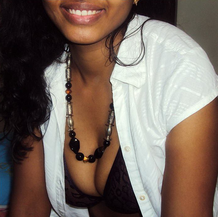 Tamil Bhabhi showing boobs for you 10