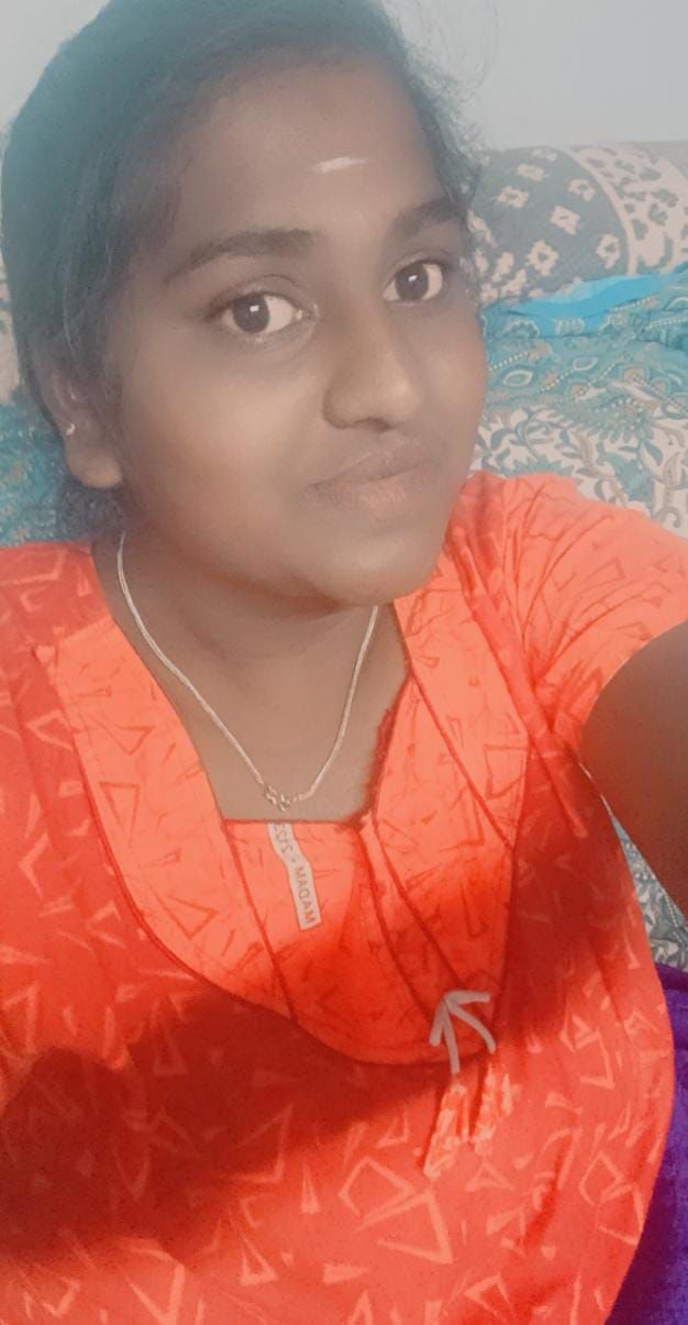 Tamil black beauty showing her big boobs 2