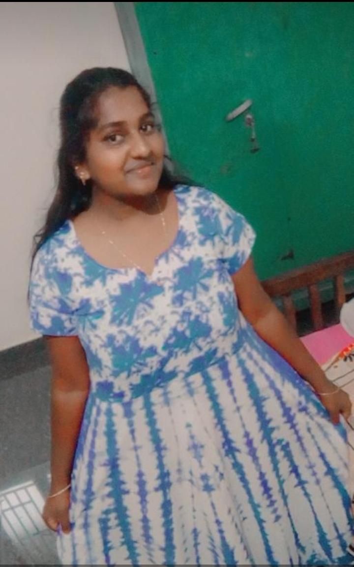 Tamil black beauty showing her big boobs 8