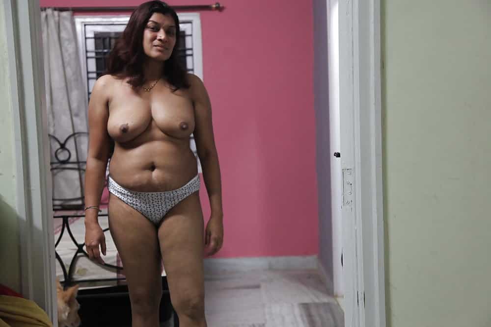 Tamil college girls exposing perfect pair of big boobs 5