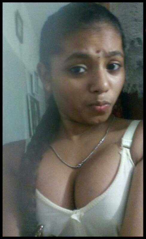 Tamil girl deep cleavage and topless photos 5