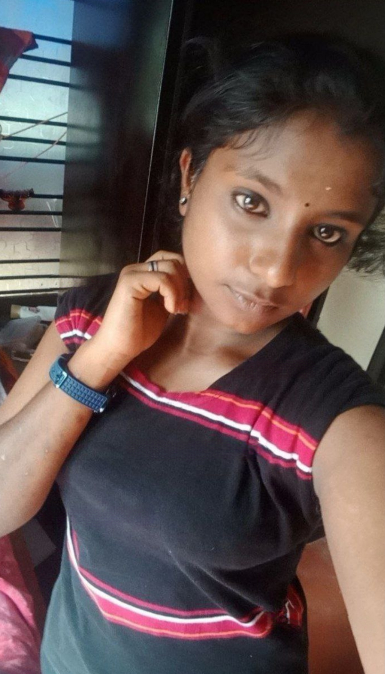 Tamil girlfriend big boobs exposing selfie pics 1