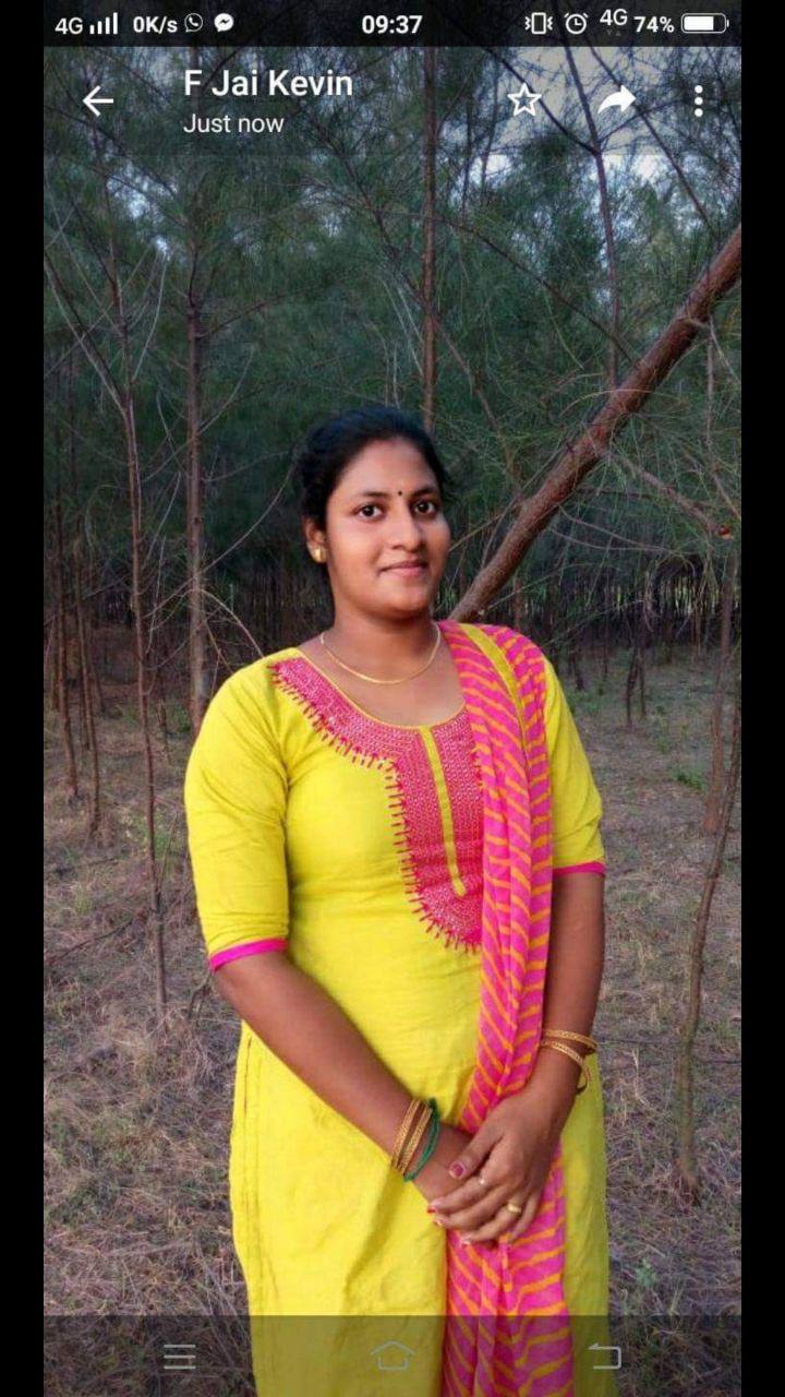 Tamil housewife pink pussy and nude photos 1