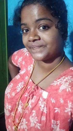 Tamil housewife showing big boobs and huge ass 1