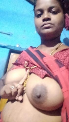 Tamil housewife showing big boobs and huge ass 4