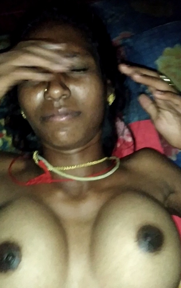 Tamil item wife boobs show photos exposed 1