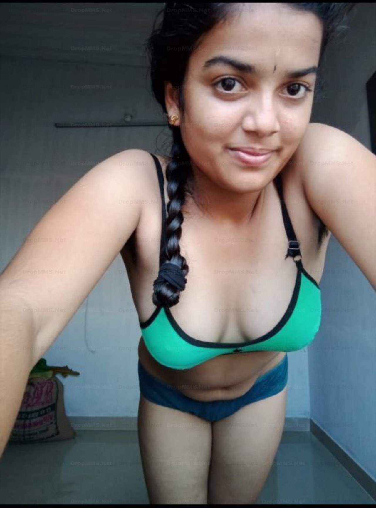 Tamil maami ponnu hairy pussy and sexy boobs show 4