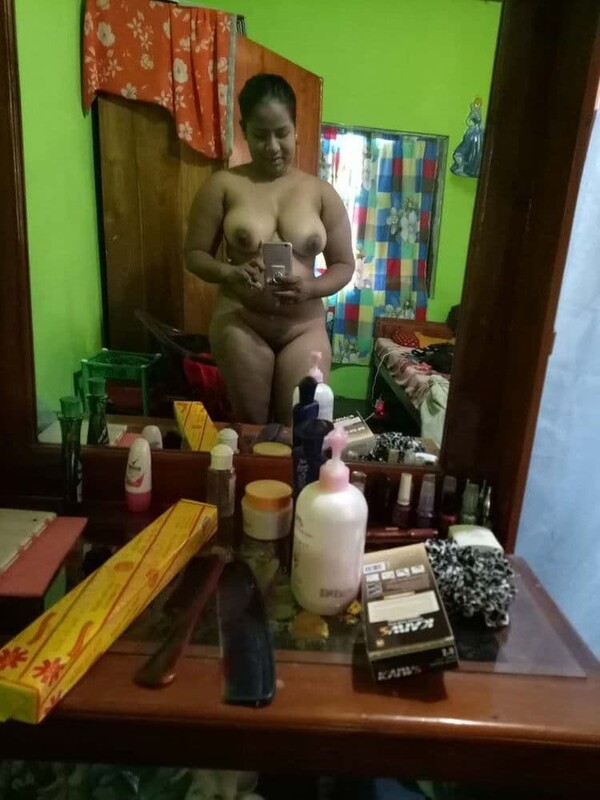 Tamil Sri Lankan girl nude mirror selfies 6