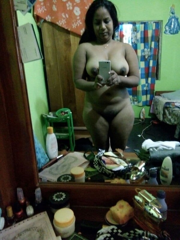 Tamil Sri Lankan girl nude mirror selfies 7