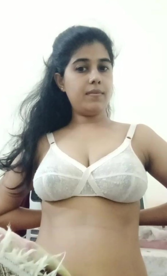 Tamil widow wife Kausalya in bra and topless photos 3