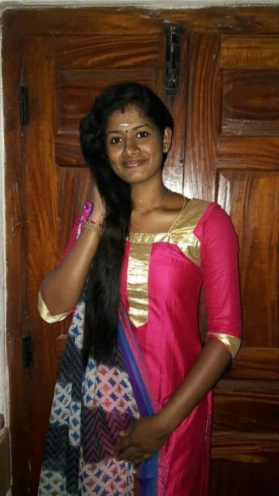 Tamil wife nude photos circulating over Indian porn sites 1