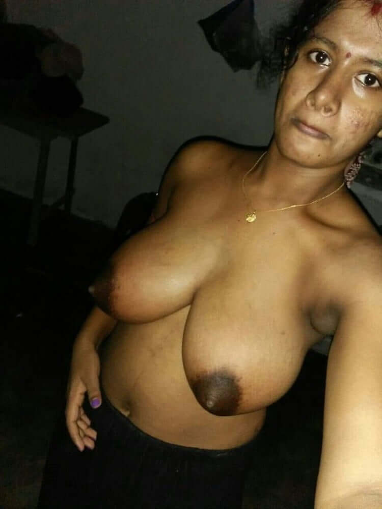 Tamil wife nude photos circulating over Indian porn sites 5