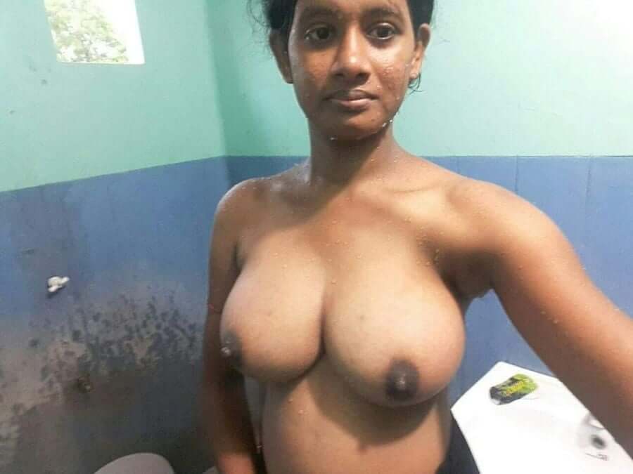 Tamil wife nude photos circulating over Indian porn sites 6