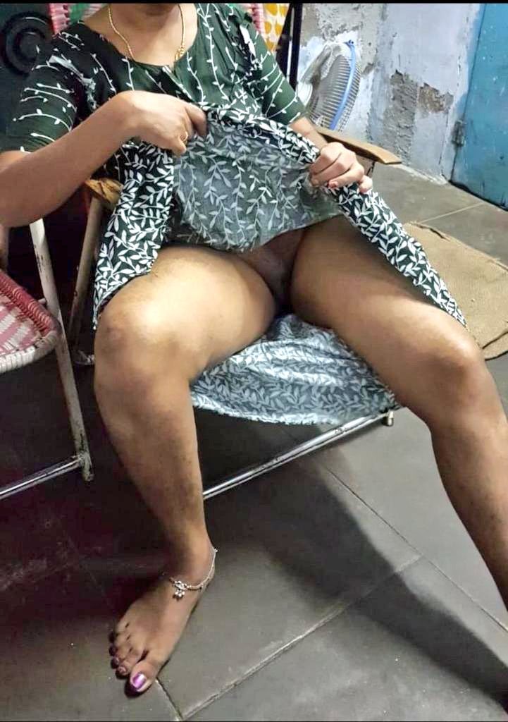 Tamil wife nude photos taken by her husband 1