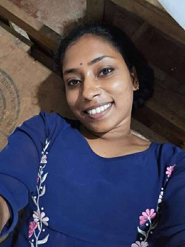 Tamil wife nude pics sharing with ex-lover after marriage 2