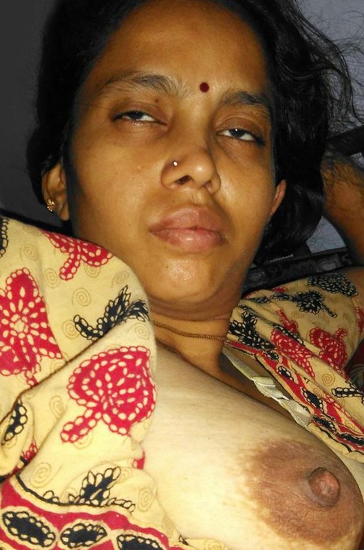 Tamil wife open nighty boobs and pussy pics 4